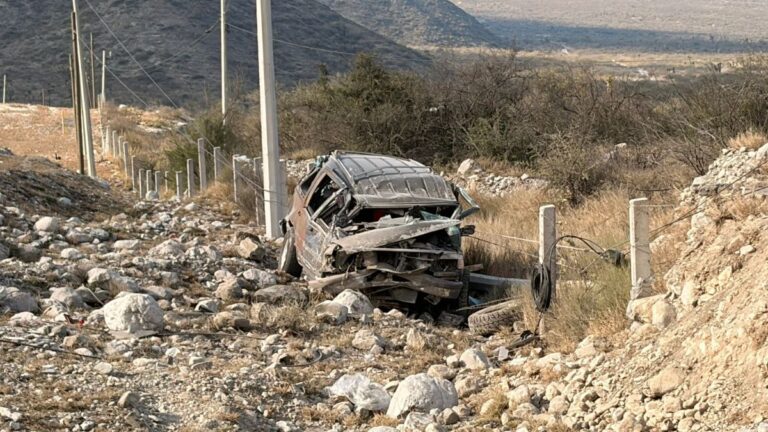 Trágica volcadura en la carretera Monterrey-Saltillo cobra la vida de una mujer
