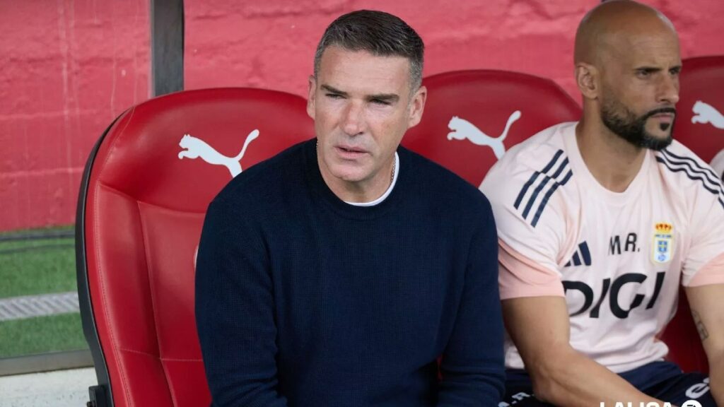 Real Oviedo Despide a Entrenador Tras 8 Partidos: Análisis del Caso de Veljko Paunovic