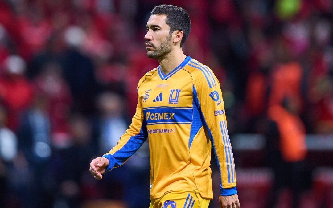 Juan Pablo Vigón y la agresión futbolística tras la celebración del Toluca | VIDEO