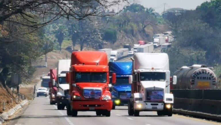 Últimas Noticias de la Autopista México-Querétaro: Cierres Viales y Accidentes de Tráfico EN VIVO