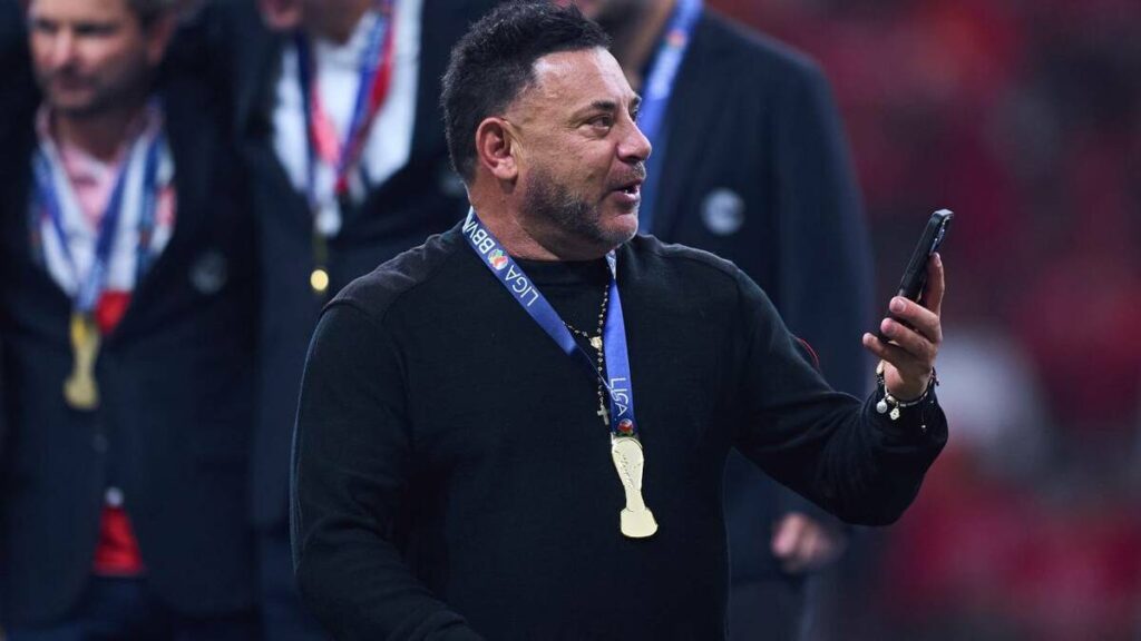 Antonio Mohamed Estalla Contra David Faitelson en TUDN: La Controversia del Fútbol Mexicano