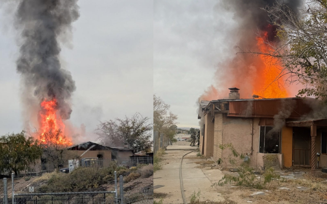 Bomberos de Las Cruces Controlan Incendio en Vivienda Desocupada Sin Heridos