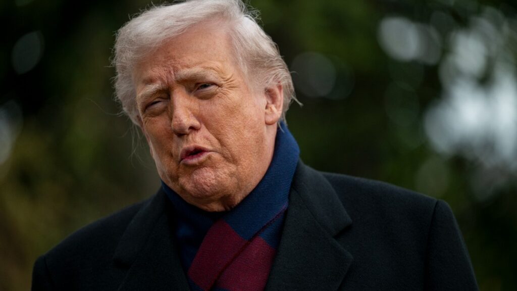 Donald Trump Lleva a la BBC a Juicio por 10 Millones de Dólares en Caso de Difamación