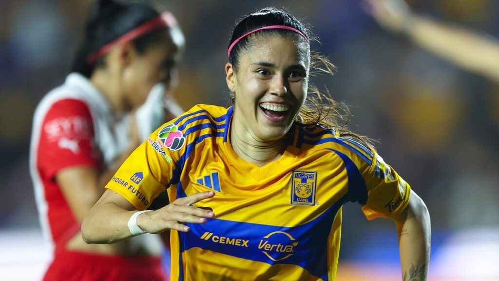 Lizbeth Ovalle Triunfa con el Premio Marta al Mejor Gol del Año en Stockton