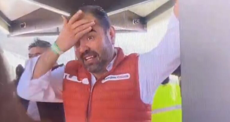 El alcalde de Tlajomulco, Gerardo Quirino, se queda sin tren durante la inauguración de la Línea 4