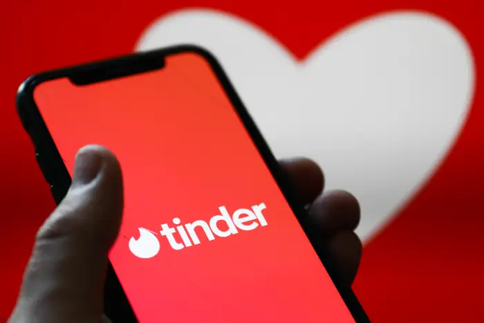 Demanda contra Hinge y Tinder por Seguridad tras Ataques de Agresor Serial en Denver