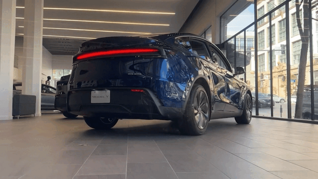 California Podría Suspender la Venta de Tesla por Uso Confuso de ‘Autopilot’