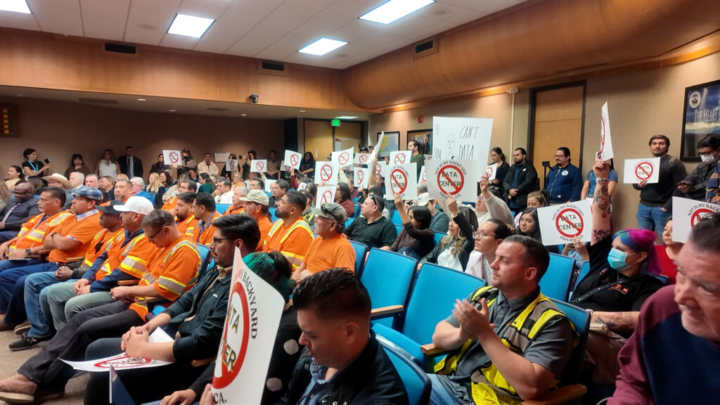 Centro de Transferencia de Datos en Imperial: Comunidad Debate Sobre Su Construcción