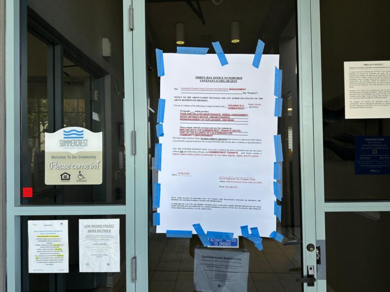 Inquilinos de National City Protestan por Mantenimiento Deficiente y Abusivos Aumentos de Renta