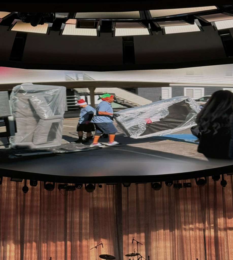 30 Familias en Situación de Vulnerabilidad de Las Vegas Reciben Regalos y un Hogar Completo esta Navidad