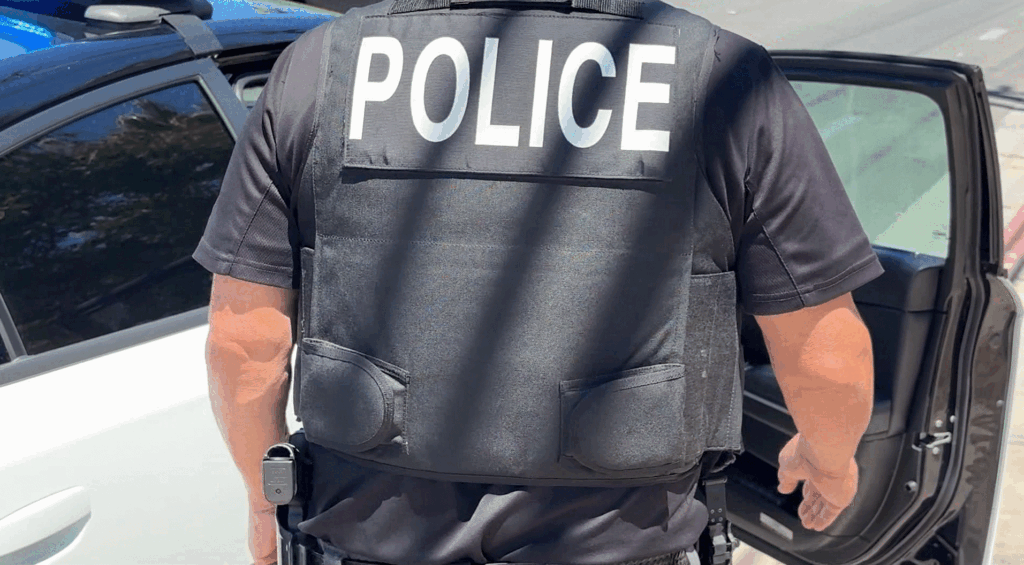 Arrestan a Dos Personas por Robo de Vehículo en Palm Desert