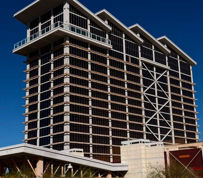 Demolición del Eastside Cannery: Un Nuevo Futuro para Boulder Strip