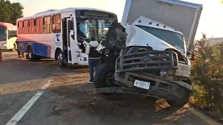 Accidente de tráfico: Choque múltiple en la Carretera Guadalajara-Colima deja 18 lesionados, incluida una mujer embarazada