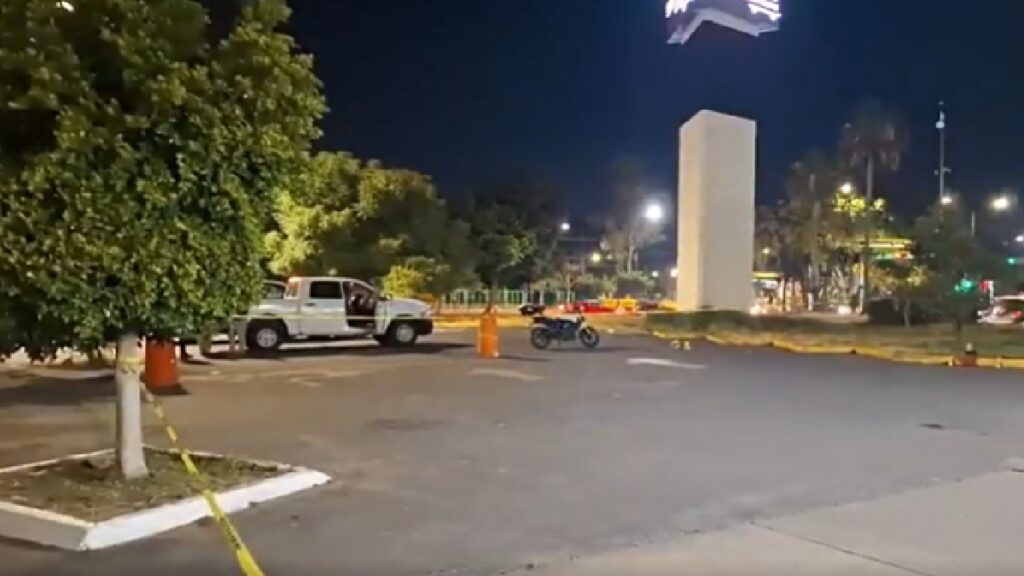 Repartidor Herido de Bala en Gasolinera de León: Confundido con Asaltante