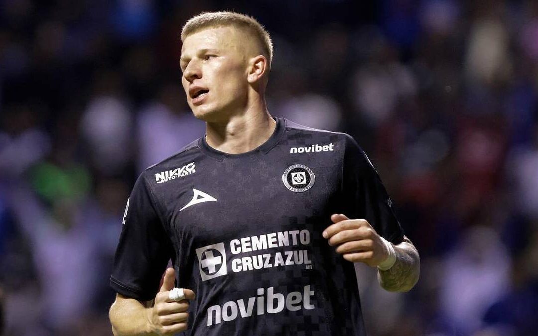 Mateusz Bogusz: La telenovela de su futuro en Cruz Azul continúa