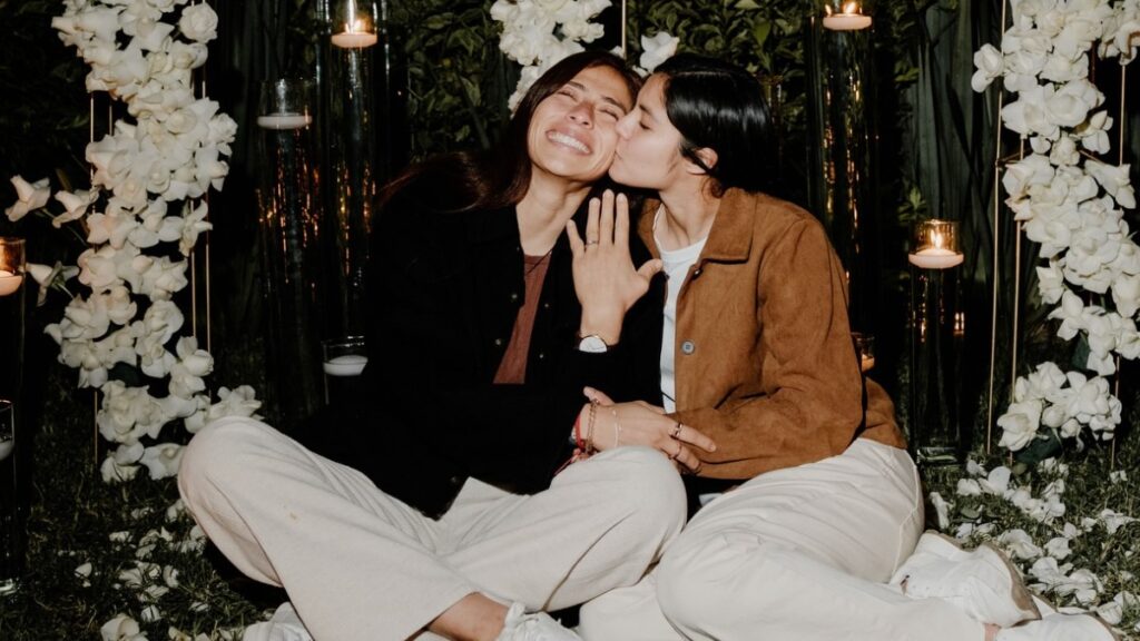 Tigres Femenil: Futbolistas Anuncian Compromiso Matrimonial en un Eventos Emocionante