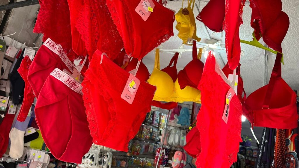 Calzones de Colores: Una Tradición de Año Nuevo que Trae Fe, Amor y Prosperidad