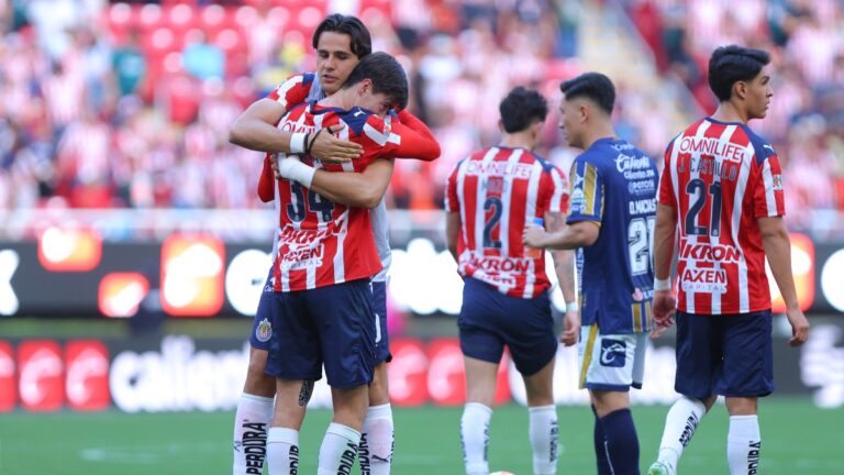 Chivas Podría Reforzar al Atlante con Este Delantero para el Nuevo Año