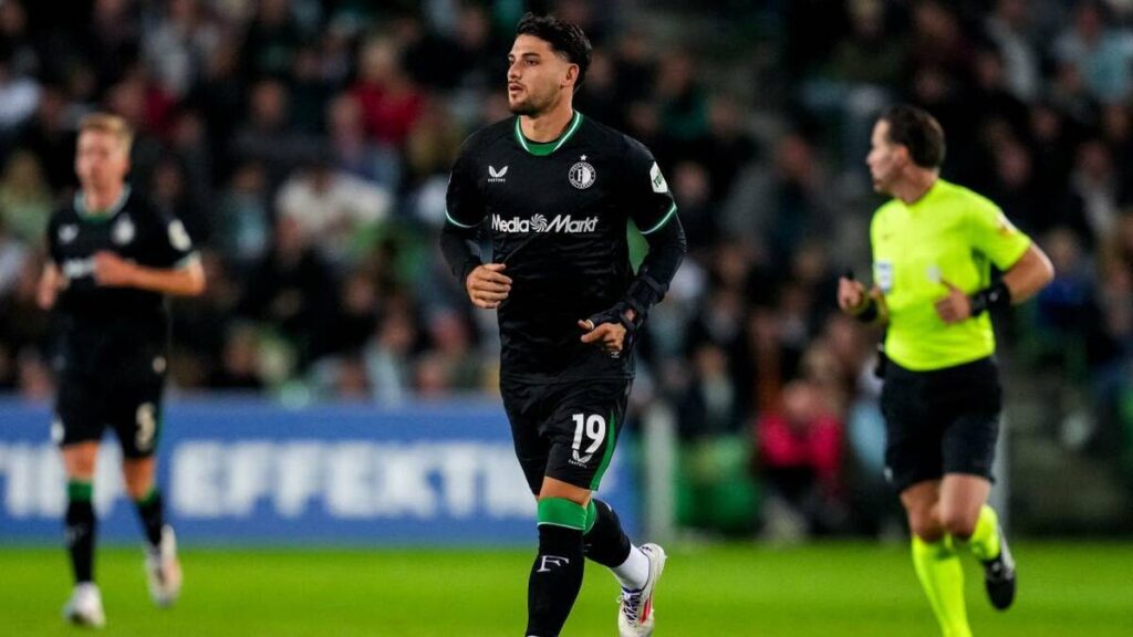 Necaxa Refuerza su Plantel con Julián Carranza, el Exdelantero del Feyenoord