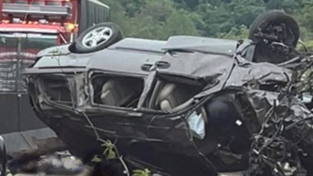 Trágico accidente: Familia poblana pierde la vida en la carretera México-Tuxpan tras chocar con un alud
