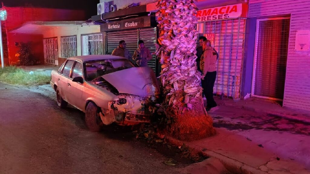 Menores de Edad Involucrados en Accidente Automovilístico en Torreón: Fracturas y Consecuencias
