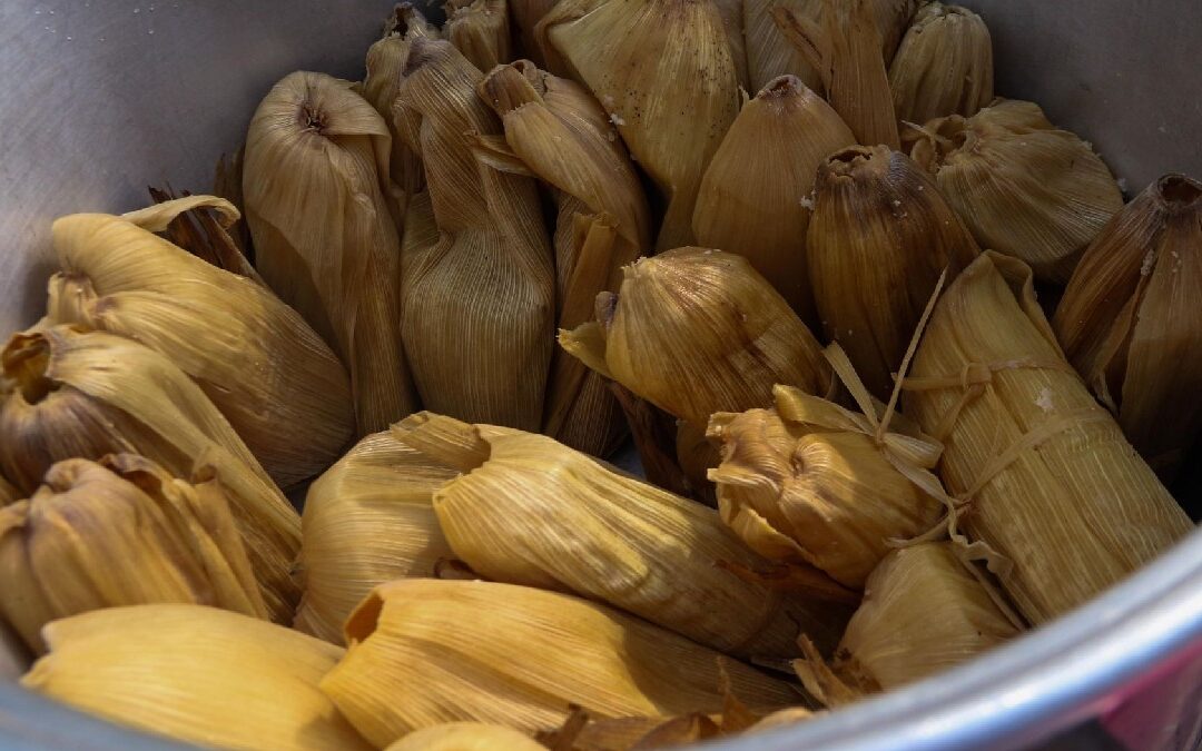 Familias de Saltillo Sin Descanso por Alta Demanda en la Venta de Tamales