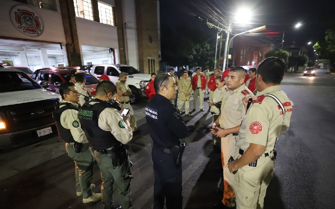 Bomberos de Guadalajara Apagan 45 Fogatas Durante la Celebración de Año Nuevo