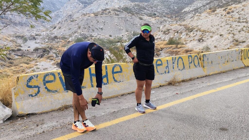 Maratón Lala: Pareja lagunera comienza el año con energía