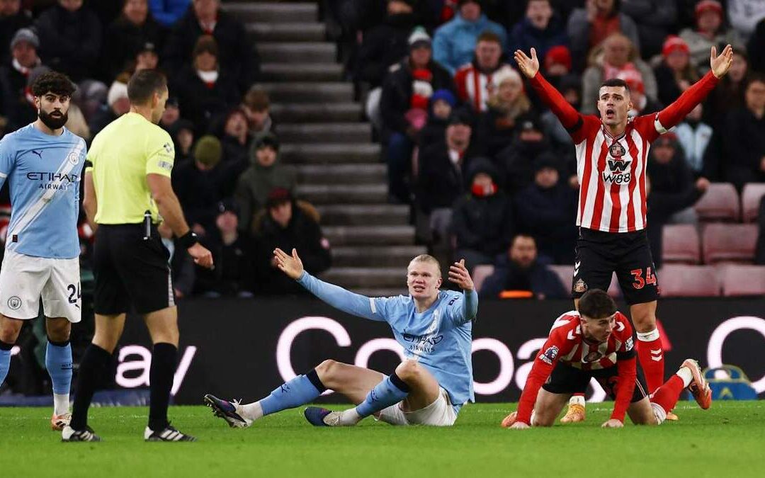 Manchester City lucha y empata con Sunderland mientras el Arsenal amplía su ventaja