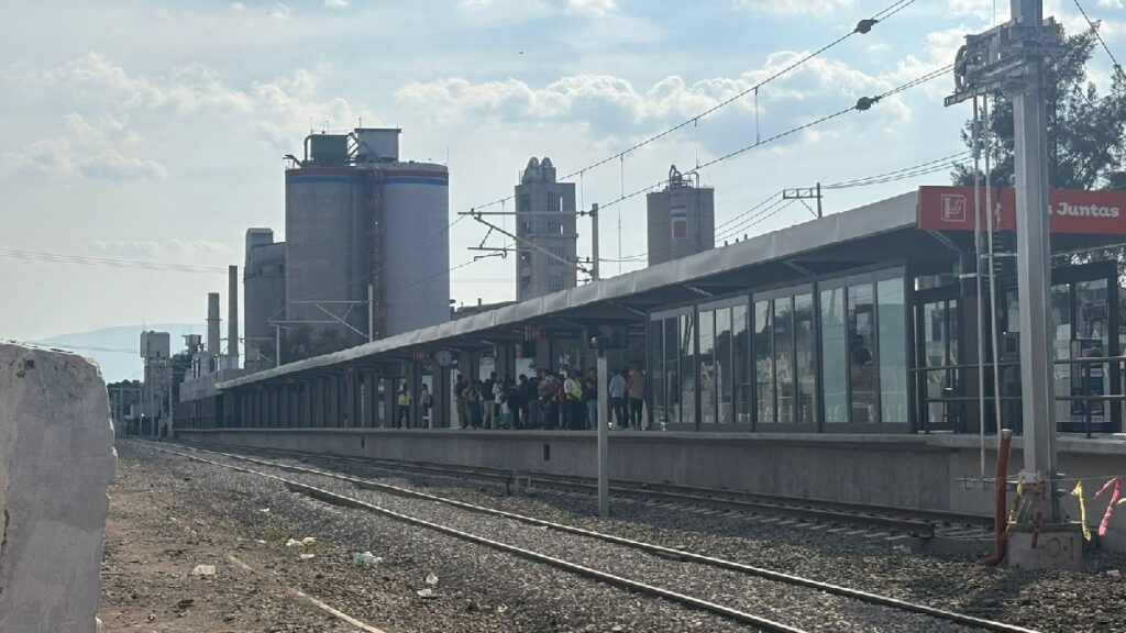 Usuarios de la Línea 4 del Tren Ligero: ¿Justificado el Aumento a la Tarifa ante Obras Inconclusas e Inseguridad?