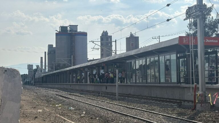 Usuarios de la Línea 4 del Tren Ligero: ¿Justificado el Aumento a la Tarifa ante Obras Inconclusas e Inseguridad?