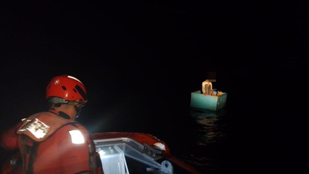 Rescate de Náufragos en Chiapas: Marina Mexicana Salva a Tripulantes de Embarcación Pesquera