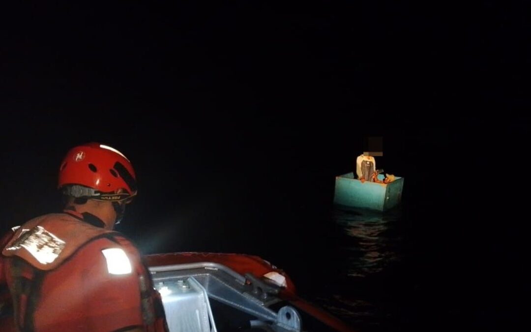 Rescate de Náufragos en Chiapas: Marina Mexicana Salva a Tripulantes de Embarcación Pesquera