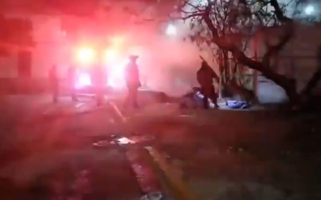 Incendio Devastador Consume Tienda de Abarrotes en Monterrey y Activa Rescate