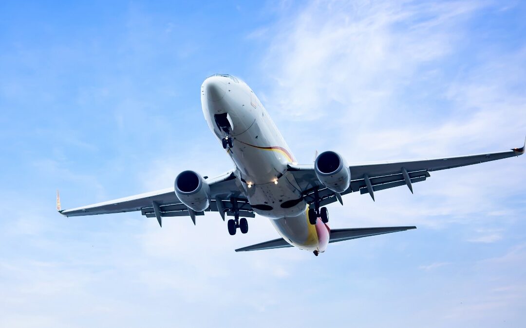 Desvío del vuelo Madrid-Monterrey a Canadá por trágica muerte de pasajero