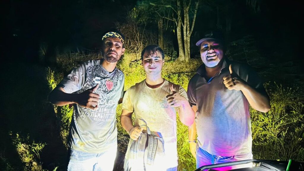 Rescatan a joven canadiense extraviado en el cerro de Bahía de Banderas, Nayarit