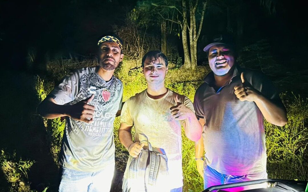 Rescatan a joven canadiense extraviado en el cerro de Bahía de Banderas, Nayarit