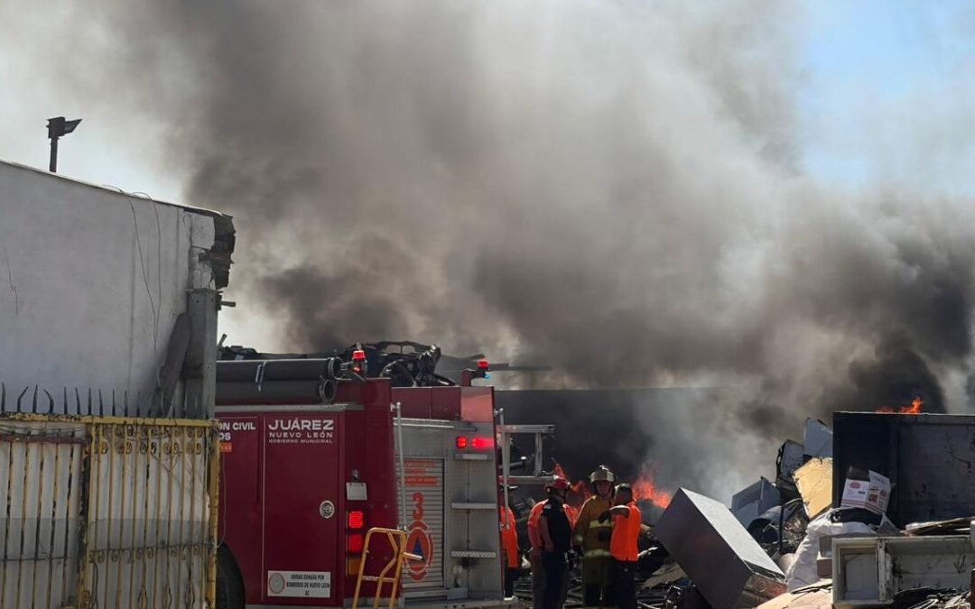 Incendio en Juárez: Cuerpos de Rescate Actúan en Empresa Recicladora