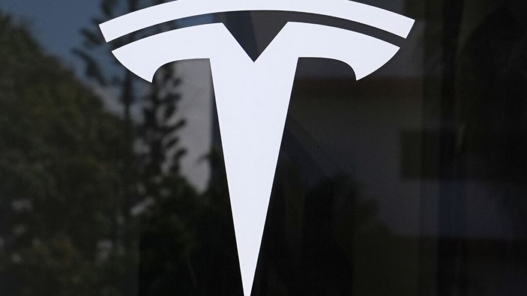 Tesla Pierde el Liderazgo Mundial en Vehículos Eléctricos: Ventas a la Baja en 2025