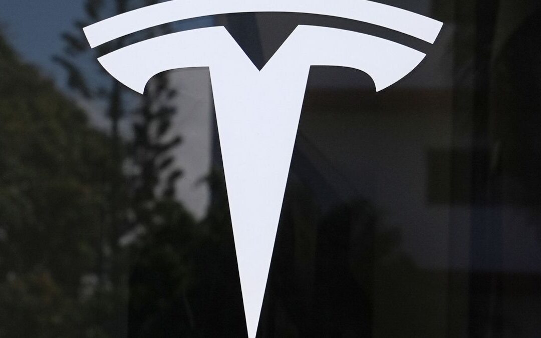 Tesla Pierde el Liderazgo Mundial en Vehículos Eléctricos: Ventas a la Baja en 2025
