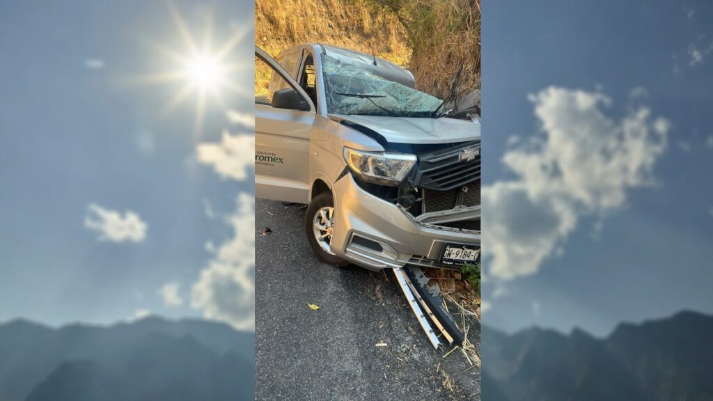 Choque en carretera Colima: Tráiler invade carril y causa lesiones en el puente de Beltrán