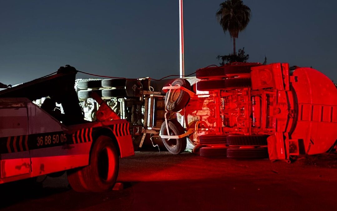 Accidente de Pipa Volcada en la Carretera a Chapala Cerca del Aeropuerto de Guadalajara