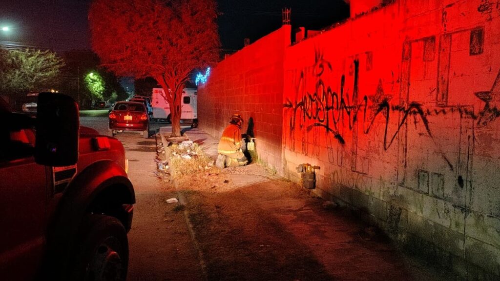 Incendio en Torreón: Hombre Causa Caos al Incendiar Medidores de Gas y Vehículos