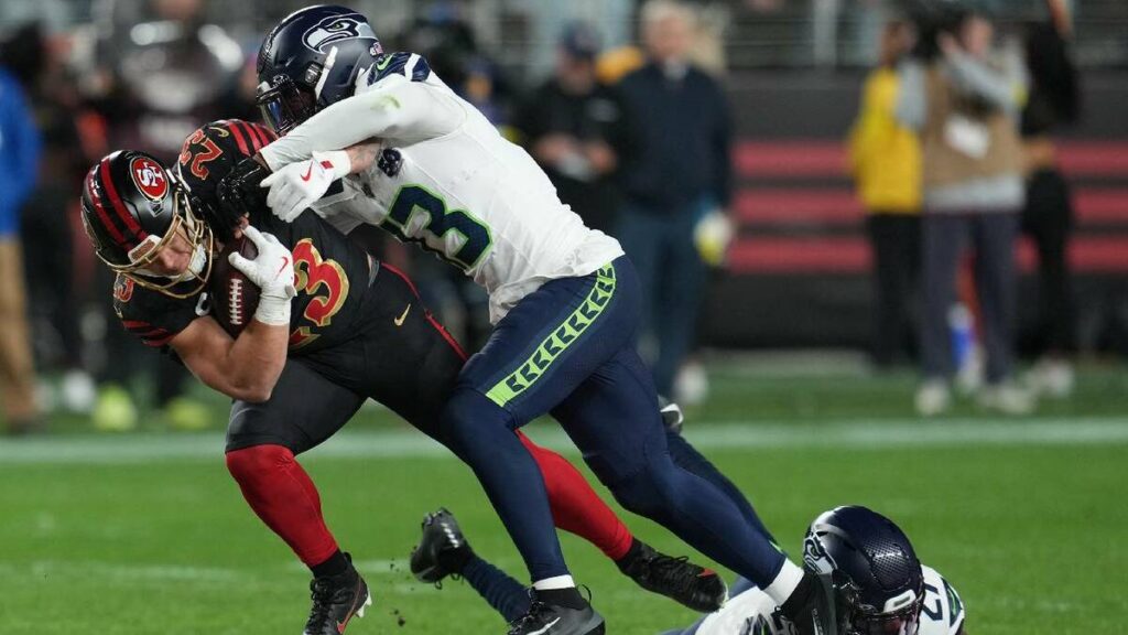 Los Seahawks vencen a los 49ers y aseguran el primer sembrado en la NFC