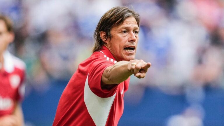 Matías Almeyda y Sevilla enfrentan crisis tras dura goleada contra rival de descenso