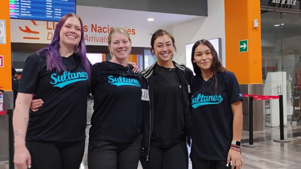 Refuerzos del Equipo Sultanes Femenil Arriban a Stockton Modesto