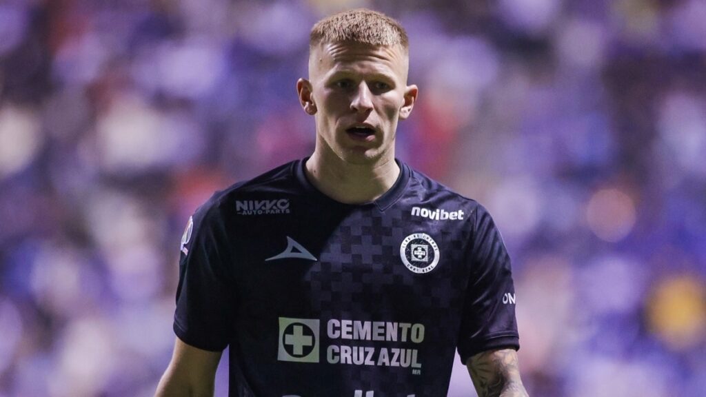 Houston Dynamo Busca a Mateusz Bogusz: ¿Cruz Azul Está Abriendo la Puerta a su Salida?