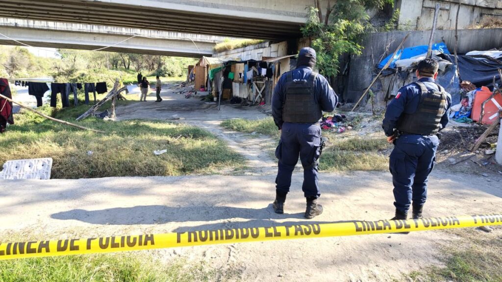Mujer Muerta Encontrada en Cartón en Apodaca, Nuevo León: Investigación en Curso