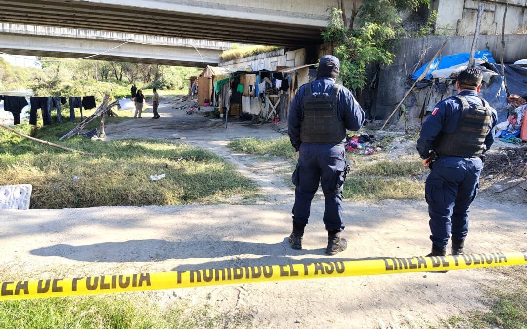 Mujer Muerta Encontrada en Cartón en Apodaca, Nuevo León: Investigación en Curso