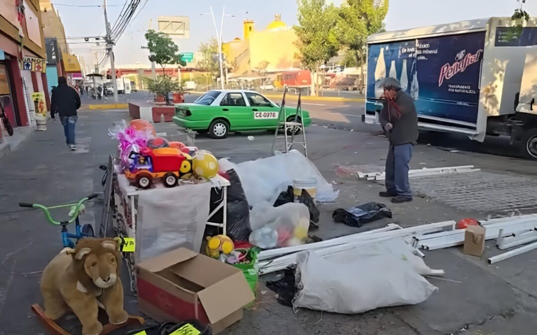 Don Juanito: un vendedor de juguetes en Stockton espera toda la noche para ayudar a su esposa enferma